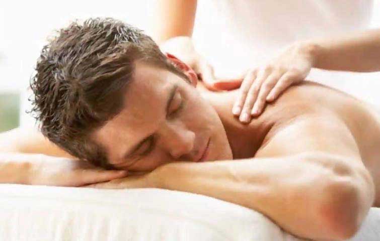 full body oil massage at Amani Spa