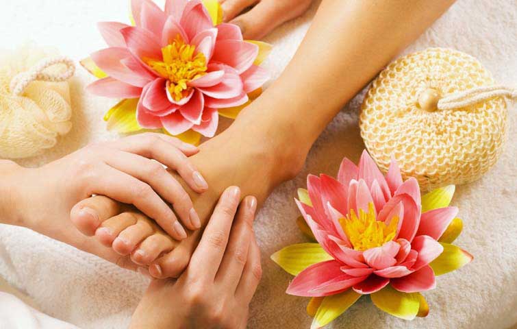 reflexology massage in Al Manhal